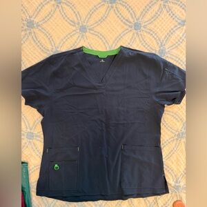 Women’s Carhartt scrub top XL